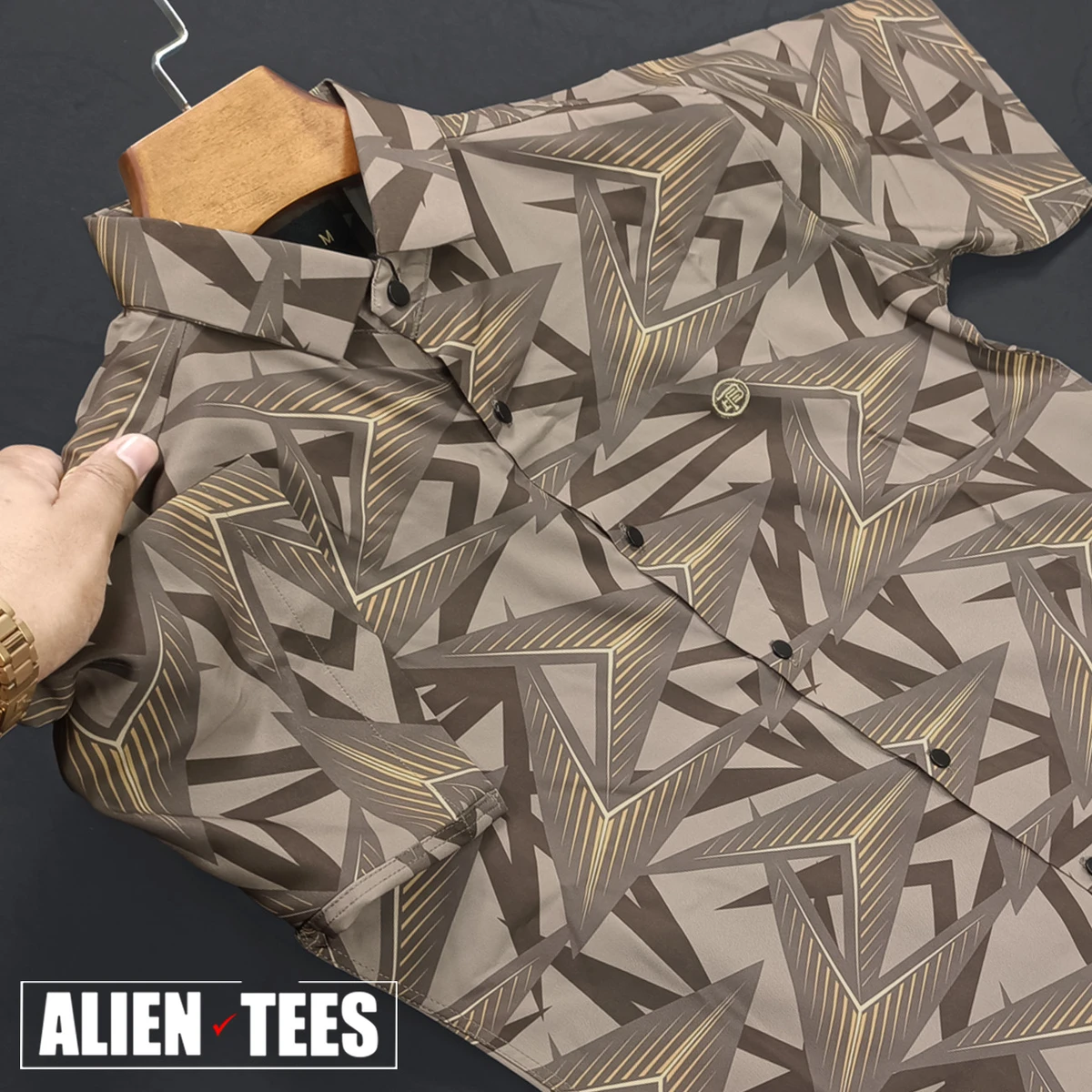 H120 Sorrell Brown Arrow Pattern Half Shirt